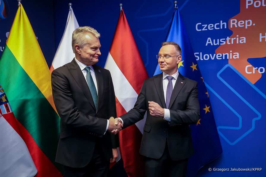 001_Andrzej_Duda_Davos_High_Level_Debate_Powitanie_20240117_1S5A4239.jpg