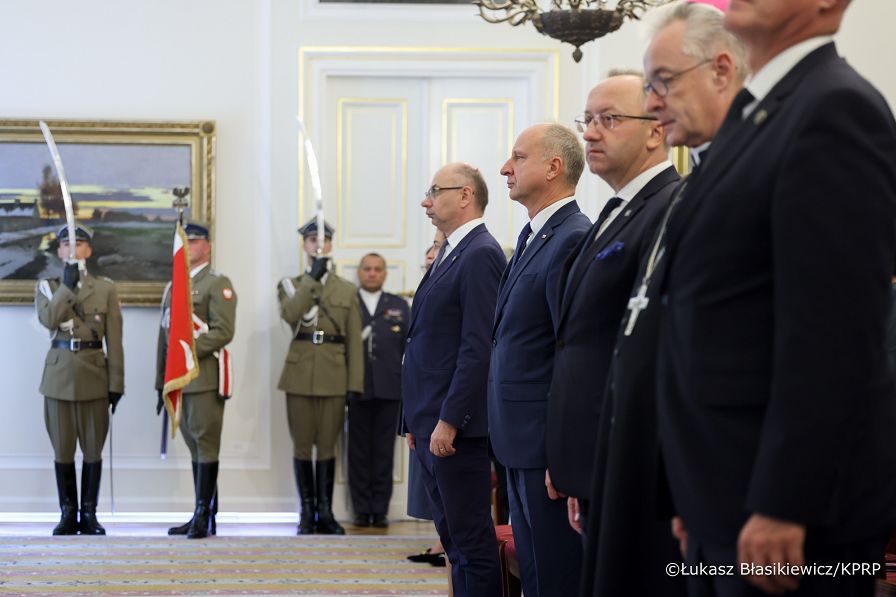 009_IPN_Uroczystość_wręczenia_not_identyfikacyjnych_członkom_rodzin_ofiar_totalitaryzmów_01-10-2024_LB_11860.jpg.JPG