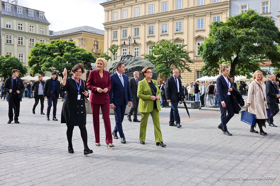 32_Agata_Kornhauser_Duda_Wspolmalzonkowie_Przywodcow_Grupy_Arraiolos_20241011_GJB_0716.jpg