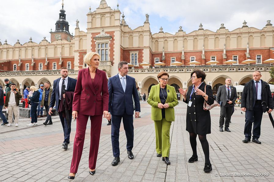 33_Agata_Kornhauser_Duda_Wspolmalzonkowie_Przywodcow_Grupy_Arraiolos_20241011_LB_21668.jpg