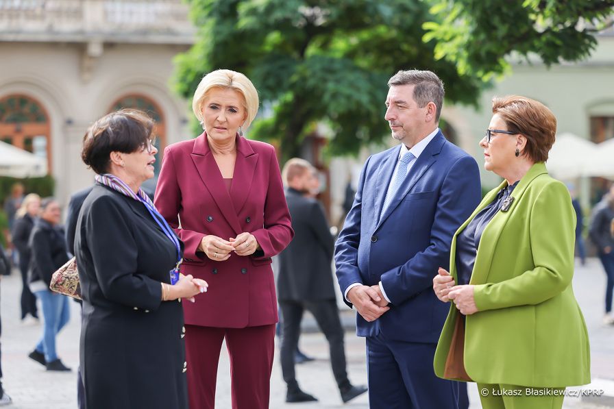 48_Agata_Kornhauser_Duda_Wspolmalzonkowie_Przywodcow_Grupy_Arraiolos_20241011_LB_13183.jpg