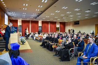 004_Minister_Piotr_Cwik_Inauguracja_Roku_Akademickiego_AKSiM_Torun_20241019_DSC_1216.jpg