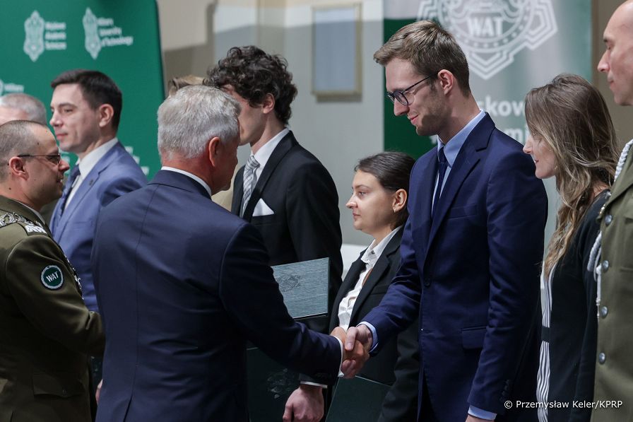 07_Andrzej_Duda_Inauguracja_Roku_Akademickiego_WAT_20241002_PK2_0253.jpg