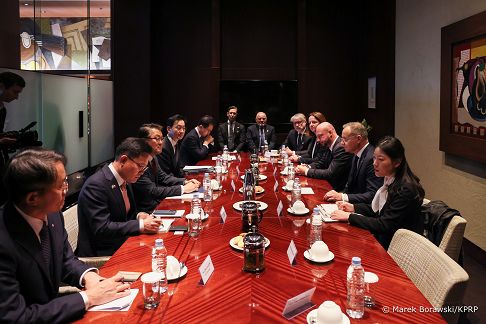 34_Andrzej-Duda_przedstawiciele_koreanskiego_biznesu_Korea_Seul_20241024_MB1_5886.jpg