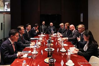 35_Andrzej-Duda_przedstawiciele_koreanskiego_biznesu_Korea_Seul_20241024_MB1_5895.jpg