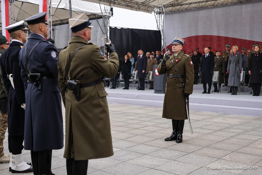 008_Para_Prezydencka_Swieto_Niepodleglosci_Grob_Nieznanego_Zolnierza_20241111_LB_10998.jpg