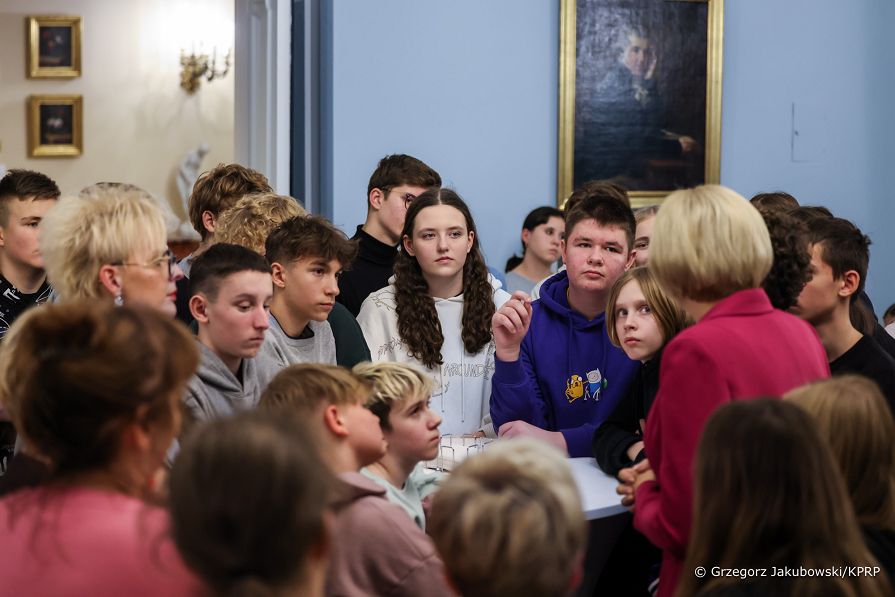 005_Agata_Kornhauser_Duda_spotkanie_uczniowie_z_Olkusza_20241121_GJB_8682.jpg