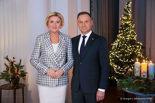 004_Para_Prezydencka_nagranie_Wigilijne_Dzielo_Pomocy_Dzieciom_Caritas_20241123_GJA_8765 2.jpg