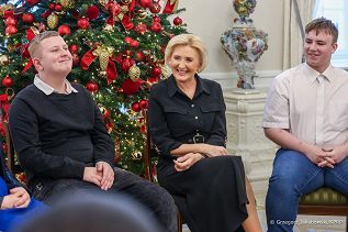 002_Agata_Kornhauser_Duda_spotkanie_podopieczni_SOSW_w_Wierzchoslawicach_Dwudniakach_20241211_GJB_1807.jpg