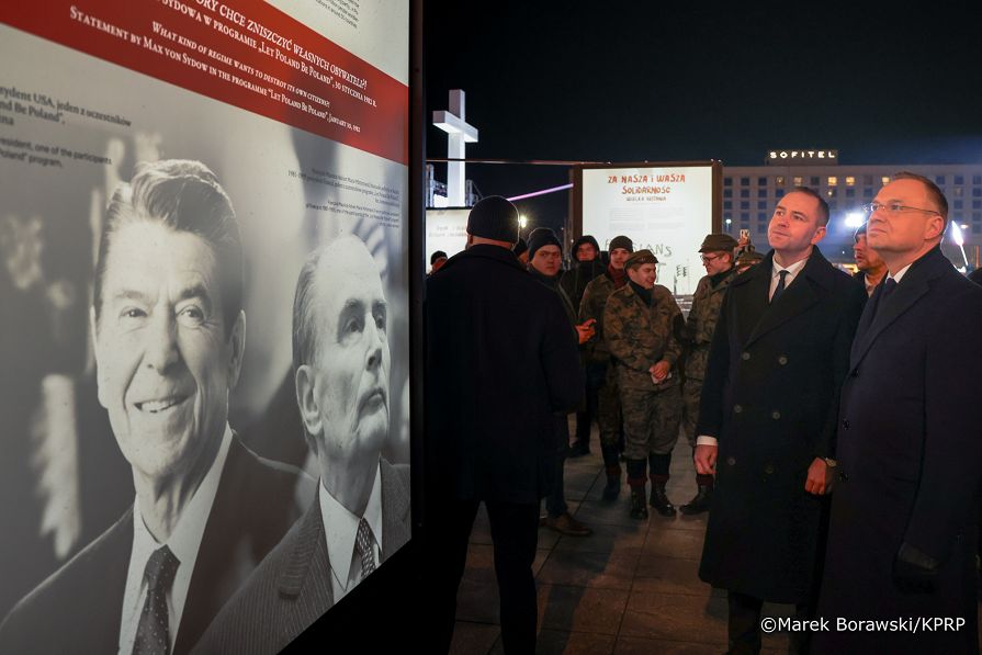 012_Andrzej_Duda_światło_wolności_krzyż_papieski_13-12-2024_MB2_2283.jpg.JPG