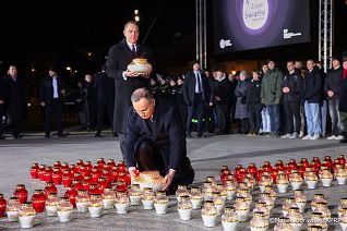 002_Andrzej_Duda_światło_wolności_krzyż_papieski_13-12-2024_MB2_1948.jpg.JPG