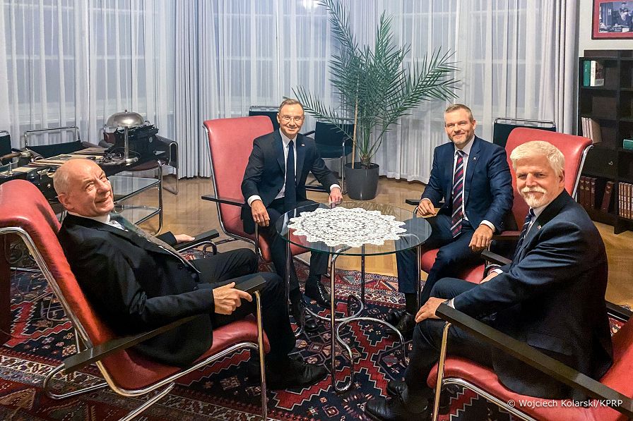 027_Andrzej_Duda_spotkanie_grupa_Wyszehradzka_gabinet_Moscickiego_20241216_IMG_1061-2.jpg