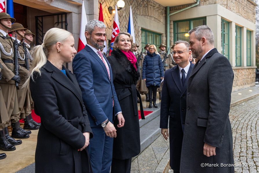 008_Andrzej_Duda_spotkanie_grupa_Wyszechradzka_16-12-2024_MB2_2811.jpg.JPG
