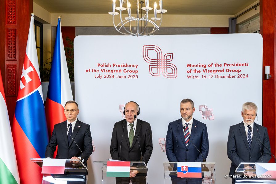 023_Andrzej_Duda_spotkanie_grupa_Wyszehradzka_wypowiedz_dla_mediow_20241216_MB2_3235.jpg