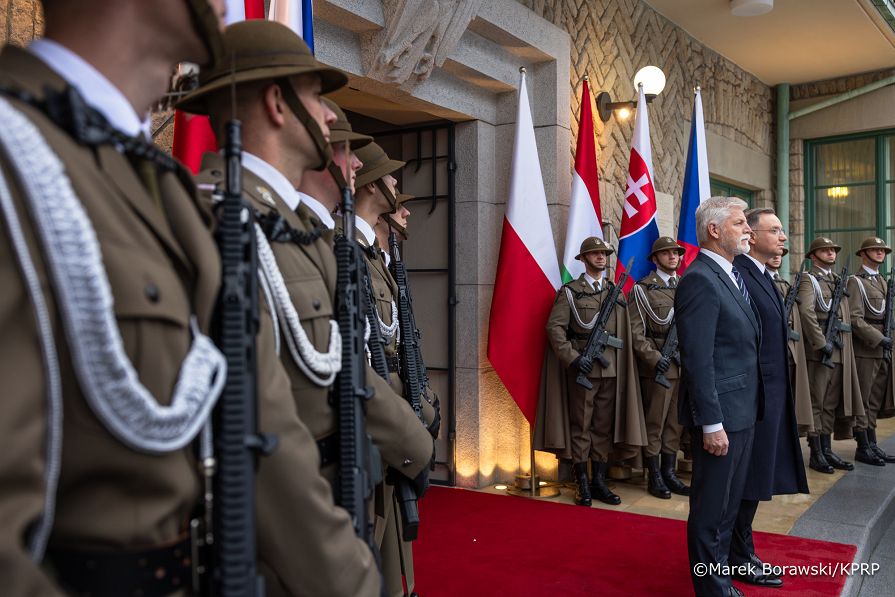 003_Andrzej_Duda_spotkanie_grupa_Wyszechradzka_16-12-2024_MB2_2766.jpg.JPG