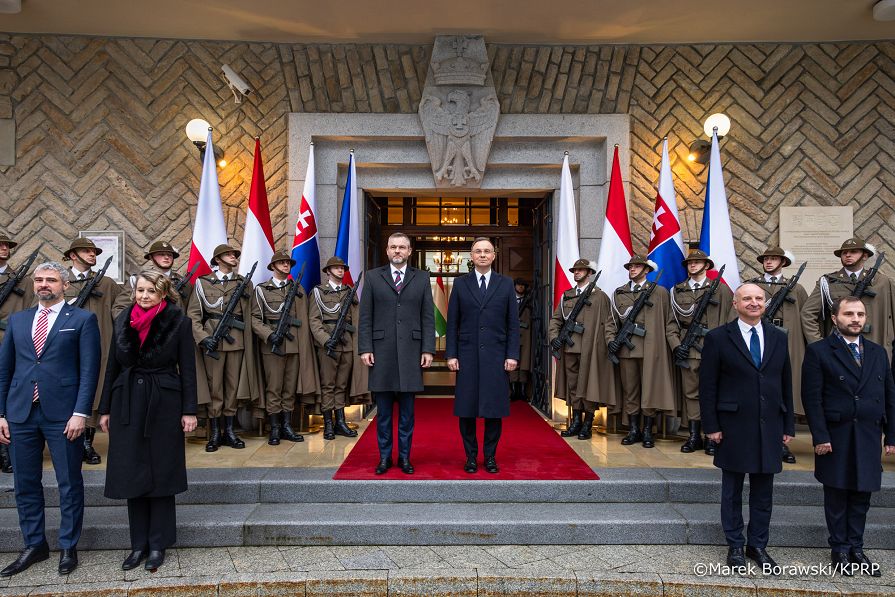 009_Andrzej_Duda_spotkanie_grupa_Wyszechradzka_16-12-2024_MB2_2823.jpg.JPG