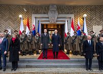 009_Andrzej_Duda_spotkanie_grupa_Wyszechradzka_16-12-2024_MB2_2823.jpg.JPG