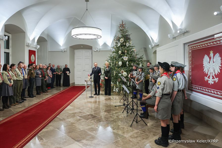 005_Andrzej_Duda_przekazanie_światło_betlejemskie_17-12-2024_PK1_0749.jpg.JPG