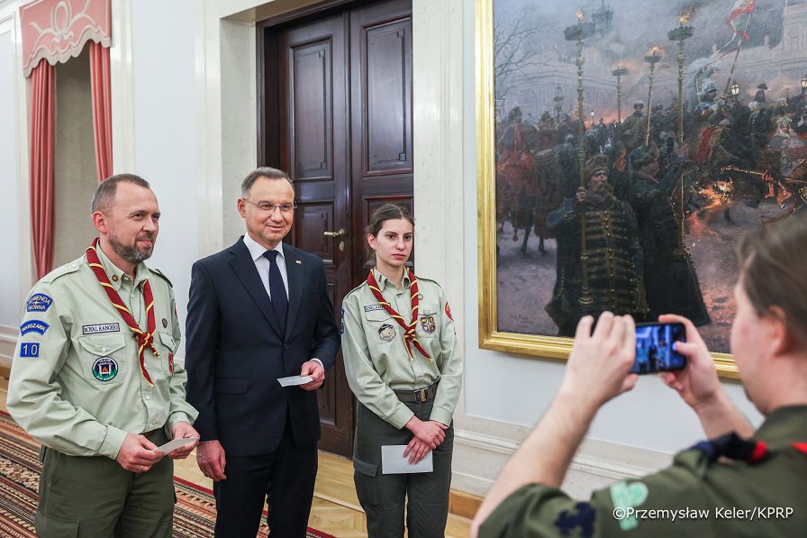 013_Andrzej_Duda_przekazanie_światło_betlejemskie_17-12-2024_PK1_1442.jpg.JPG