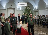 008_Andrzej_Duda_przekazanie_światło_betlejemskie_17-12-2024_PK1_1056.jpg.JPG
