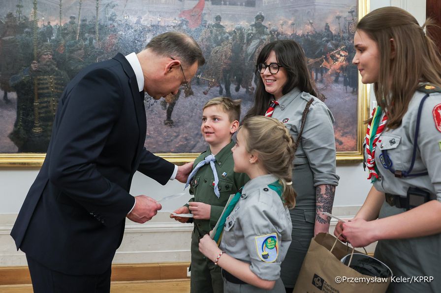 014_Andrzej_Duda_przekazanie_światło_betlejemskie_17-12-2024_PK1_1582.jpg.JPG