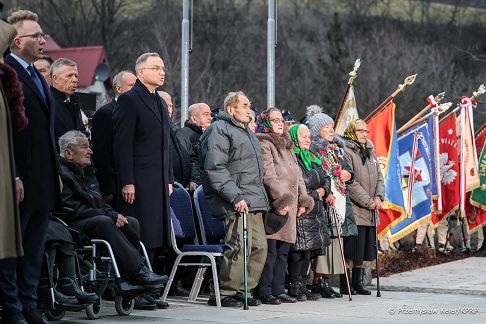 004_Prezydent_Andrzej_Duda_80_rocznica_pacyfikacji_Ochotnicy_Dolnej_20241222_PK2_8216.jpg