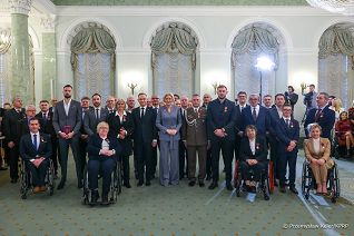 011_Para_Prezydencka_odznaczenia_Miedzynarodowy_Dzien_Osob_z_Niepelnosprawnosciami_20241203_LB_28803.jpg