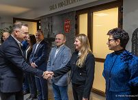 001_Prezydent_Andrzej_Duda_spotkanie_samorzadowcy_UM_w_Nysie_20241204_MB1_1321.jpg