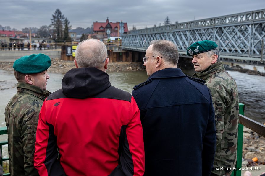 003_Prezydent_Andrzej_Duda_most_Glucholazy_20241204_MB1_0539-Poprawione-Szum.jpg