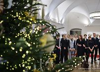 012_Agata_Korhauser_Duda_dekorowanie_choinki_sień_wielka_05-12-2024_LB_20941.jpg.JPG