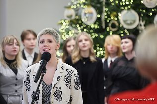 013_Agata_Korhauser_Duda_dekorowanie_choinki_sień_wielka_05-12-2024_GJB_5905.jpg.JPG