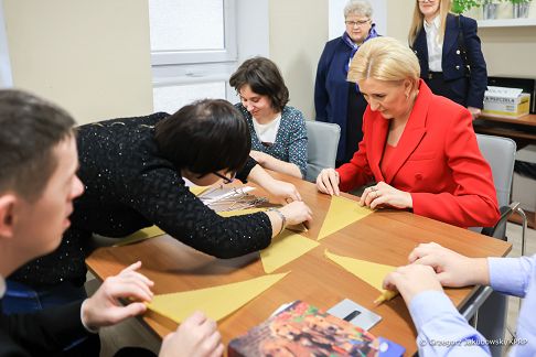 17_Agata_Kornhauser_Duda_warsztaty_terapii_zajeciowej_Zamosc_20240214_GJA_0297.jpg