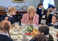 011_Agata_Kornhauser_Duda_spotkanie_z_uczennicami_SP_Siostr_Nazaretanek_20240220_GJA_1139.jpg
