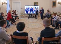 002_Agata_Kornhauser_Duda_spotkanie_uczniowie_SP_Plonsk_20240229_GJA_5448.jpg