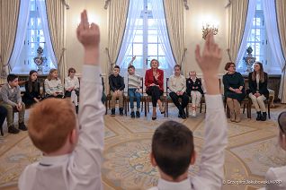 004_Agata_Kornhauser_Duda_spotkanie_uczniowie_SP_Plonsk_20240229_GJA_5548.jpg