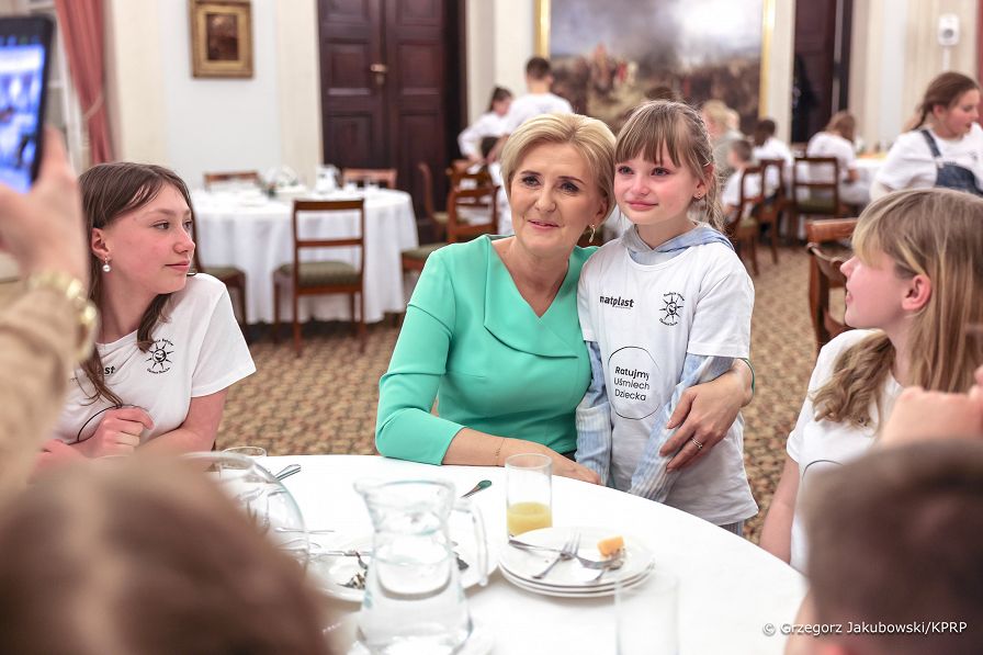 016_Agata_Kornhauser_Duda_podopieczni_Fundacji_Ratujmy_Usmiech_Dziecka_20240311_1S5A0052.jpg
