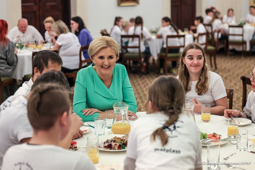 010_Agata_Kornhauser_Duda_podopieczni_Fundacji_Ratujmy_Usmiech_Dziecka_20240311_GJA_9687.jpg