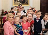 013_Agata_Kornhauser_Duda_spotkanie_z_czlonkami_zespolu_Tanca_ _Ludowego_Plomyki_20240312_GJA_0286.jpg