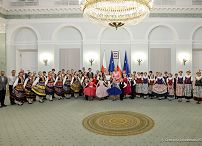 006_Agata_Kornhauser_Duda_spotkanie_z_czlonkami_zespolu_Tanca_ _Ludowego_Plomyki_20240312_1S5A0602.jpg