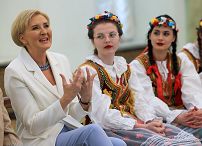 013_Agata_Kornhauser_Duda_spotkanie_z_uczniami_z_Zespolu_Szkol_w_Bialobrzegach_20240315_GJA_2184.jpg