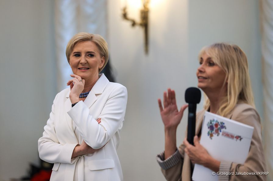 011_Agata_Kornhauser_Duda_spotkanie_z_uczniami_z_Zespolu_Szkol_w_Bialobrzegach_20240315_GJA_2164.jpg