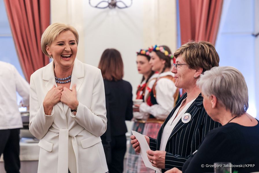 028_Agata_Kornhauser_Duda_spotkanie_z_uczniami_z_Zespolu_Szkol_w_Bialobrzegach_20240315_GJA_2220_1.jpg