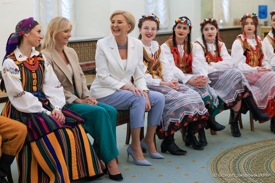 015_Agata_Kornhauser_Duda_spotkanie_z_uczniami_z_Zespolu_Szkol_w_Bialobrzegach_20240315_GJA_2203.jpg