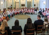 018_Agata_Kornhauser_Duda_spotkanie_z_uczniami_z_Zespolu_Szkol_w_Bialobrzegach_20240315_GJA_2207.jpg