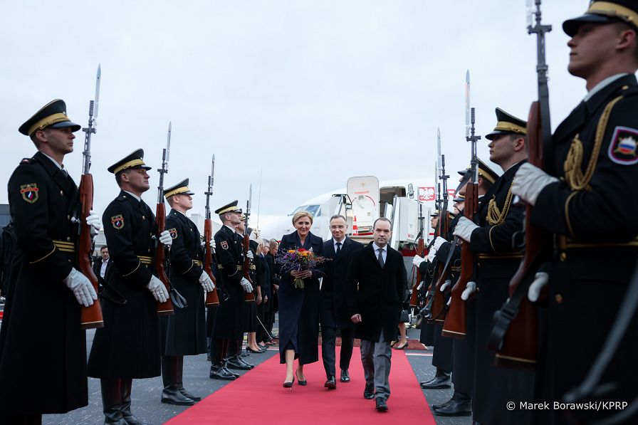 07_Andrzej_Duda_przylot_Slowenia _20240319_MB2_2644.jpg