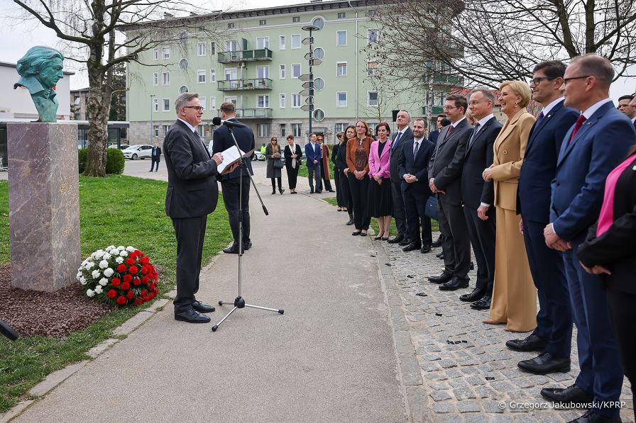 02_Para_Prezydencka_popiersie_Adama_Mickiewicza_Slowenia_20240321_1S5A4133.jpg