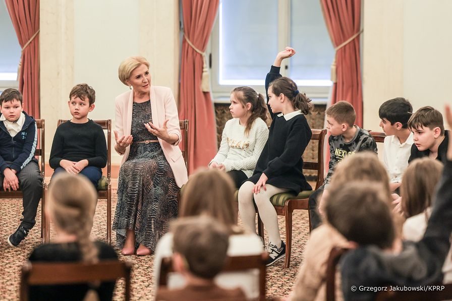 002_Agata_Kornhauser_Duda_spotkanie_z_uczniami_Szkoly_Podstawowej_w_Zabkach_20240304_GJA_6722.jpg