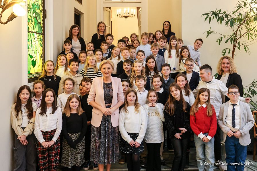 009_Agata_Kornhauser_Duda_spotkanie_z_uczniami_Szkoly_Podstawowej_w_Zabkach_20240304_1S5A7708.jpg