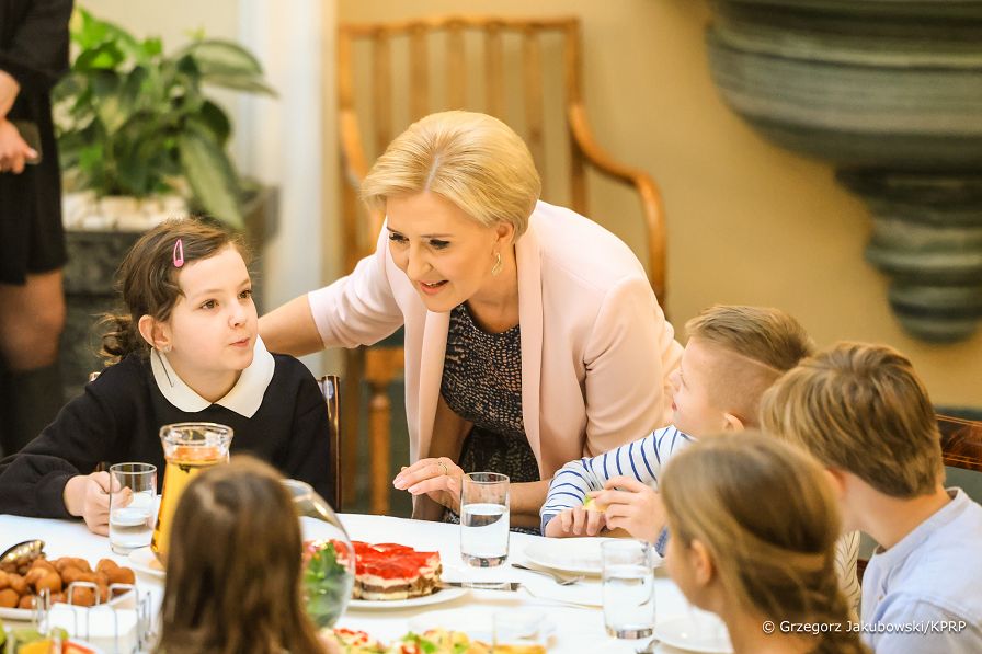 012_Agata_Kornhauser_Duda_spotkanie_z_uczniami_Szkoly_Podstawowej_w_Zabkach_20240304_GJA_6981.jpg