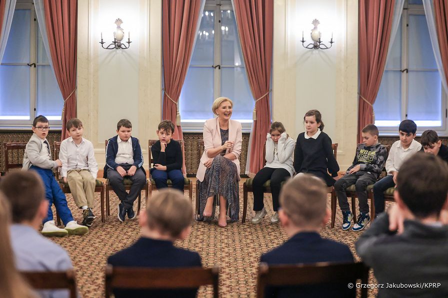 006_Agata_Kornhauser_Duda_spotkanie_z_uczniami_Szkoly_Podstawowej_w_Zabkach_20240304_GJA_6849.jpg
